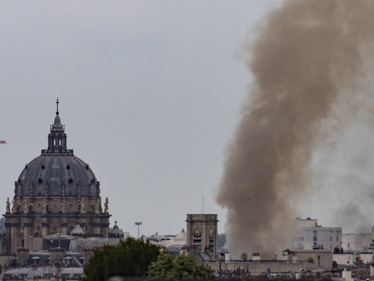 视频：巴黎5区美国学院建筑发生爆炸，至少29人受伤，其中4人重伤