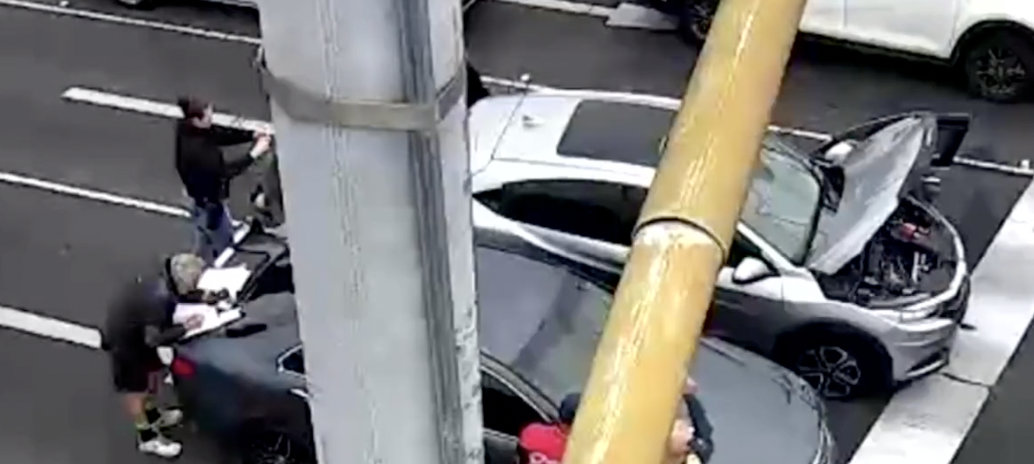 快讯！墨尔本东南区多名司机当街被劫车，歹徒疯狂撞车后逃离！警察出手了，但…