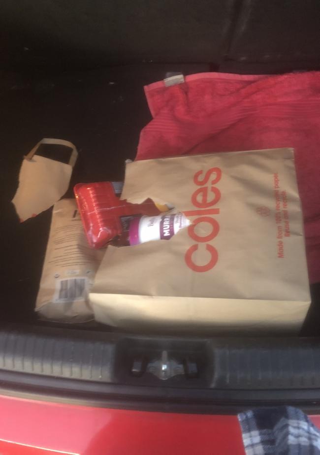 一位 Twitter 用户关于其损坏的 Coles 包的帖子在网上疯传。