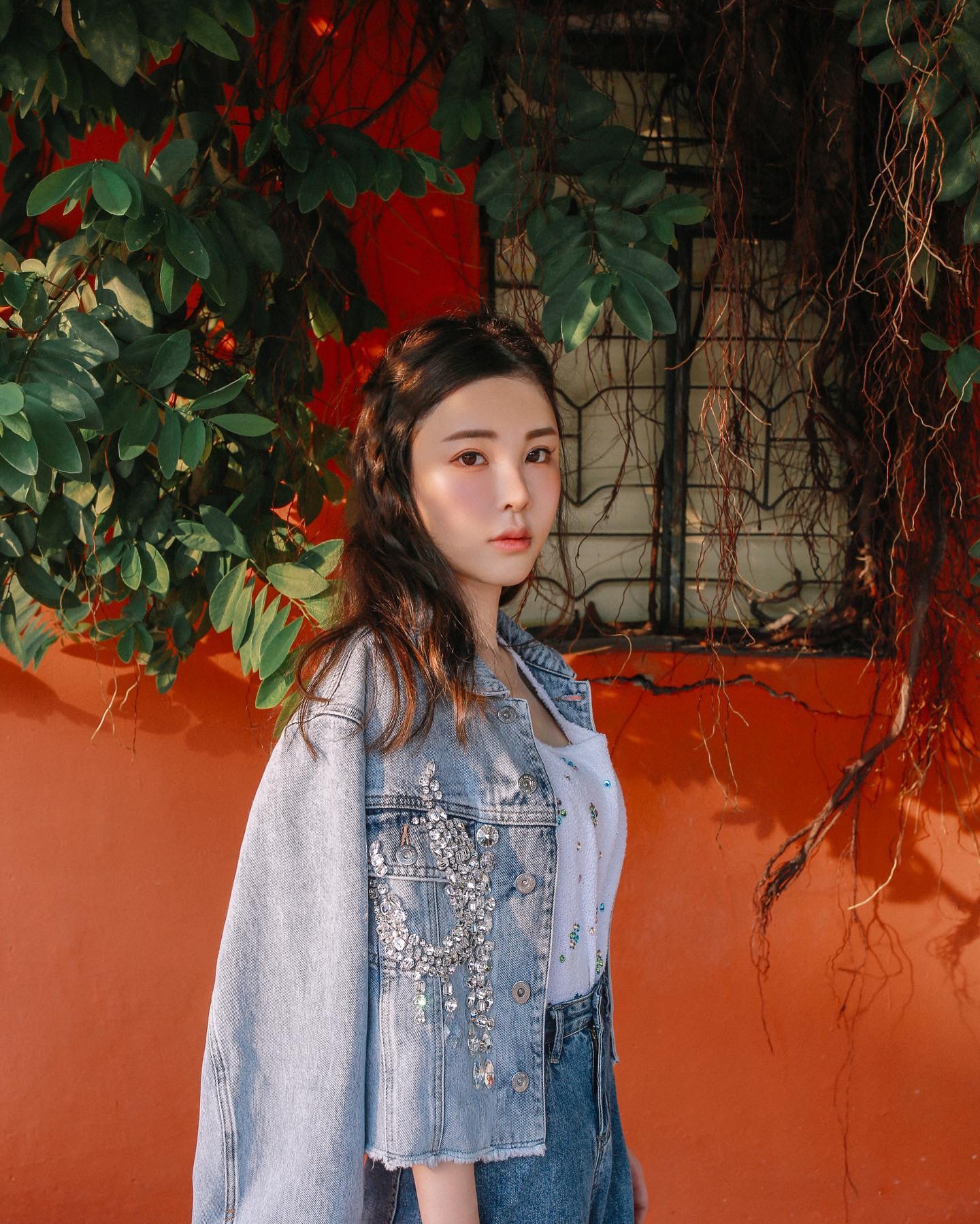 蔡天凤出殡：灵柩送宝莲禅寺海会灵塔火化，家属送殡黯然神伤（组图）