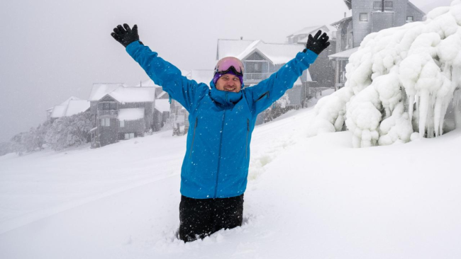 山下5℃, 山上大雪开启墨尔本滑雪季! 大批华人已上山开板, 顶尖雪场门票销量飙升16%!